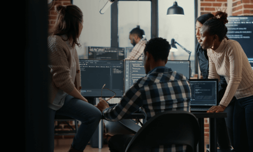 Ingenieros creando soluciones de IA para optimizar el tráfico urbano